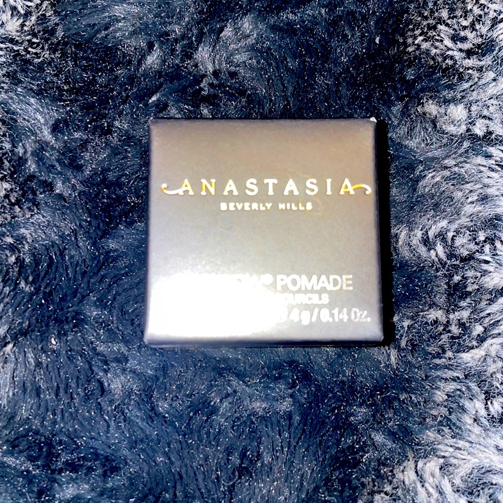 🌻ABH Dipbrow Pomade🌻